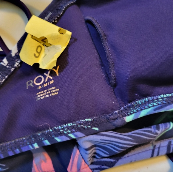 ROXY Like New Navy Purple Tropical Bikini Set Sz M with extra Shorts - Picture 9 of 10
